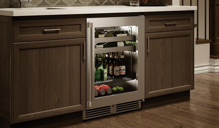 Perlick Signature Series 24" Outdoor 5.2 cu. ft. Capacity Built-In Glass Door Beverage Center with 5.2 cu. ft. Capacity in Stainless Steel with Glass Door (HP24BO-4-3L & HP24BO-4-3R)